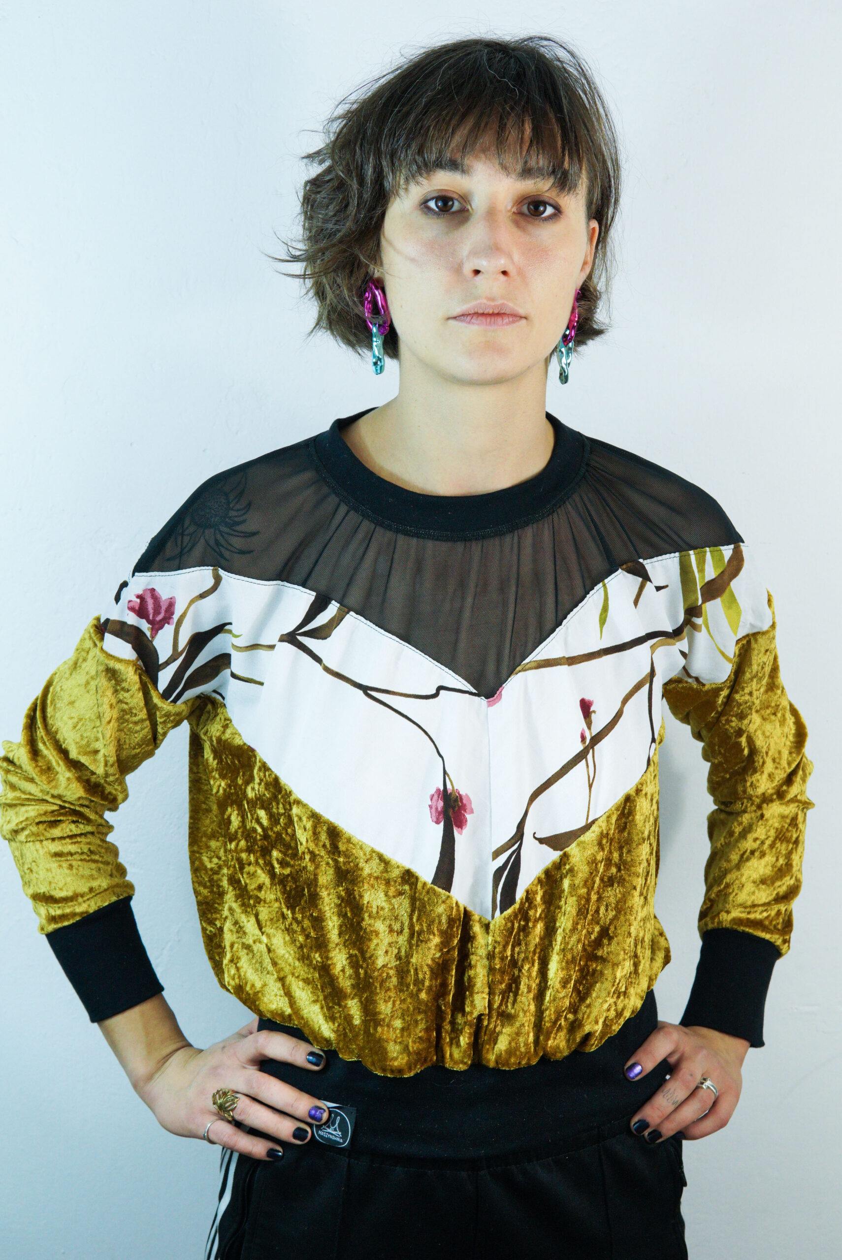 Velour blouse//moustard flowers