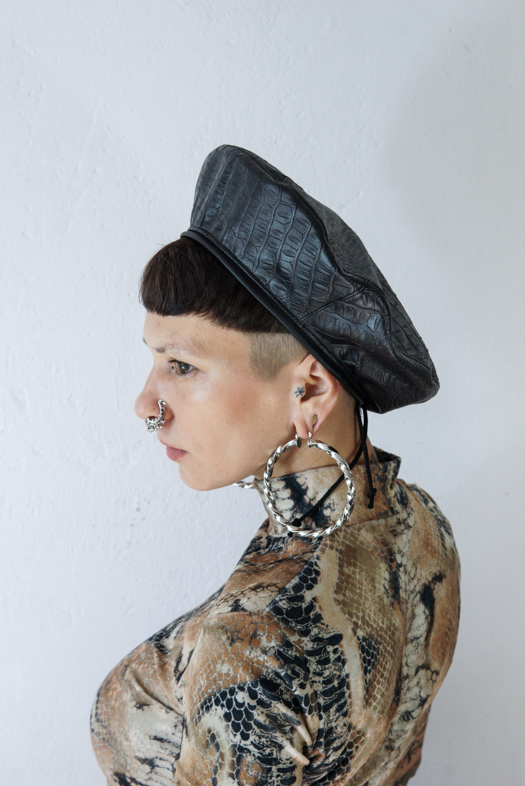 Beret // black crocodile -